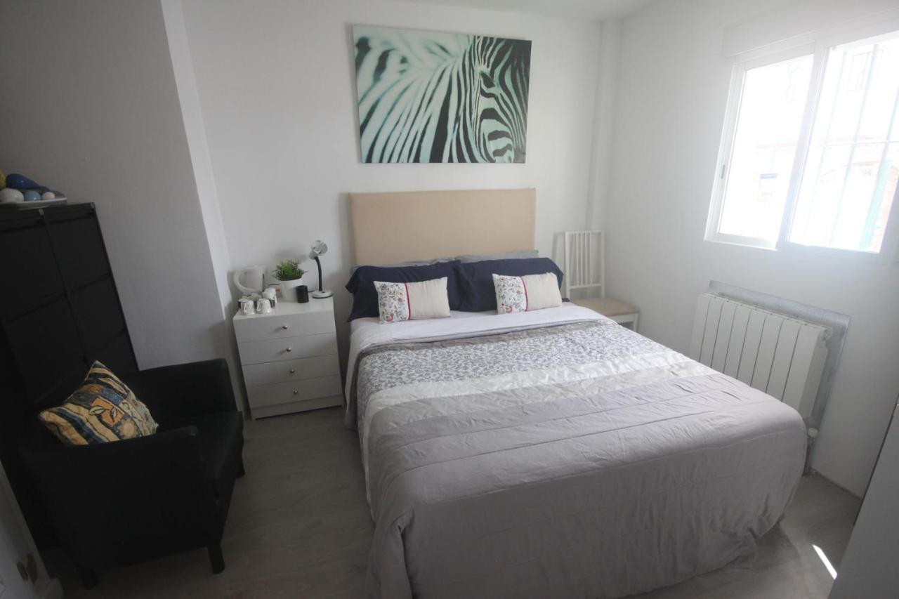 Little Peaceful Retreat Room With Bath, Heating, Terrace, Free Wifi Fridge Easy Parking Марбелья Екстер'єр фото