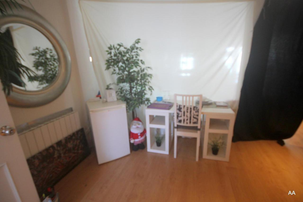 Little Peaceful Retreat Room With Bath, Heating, Terrace, Free Wifi Fridge Easy Parking Марбелья Екстер'єр фото